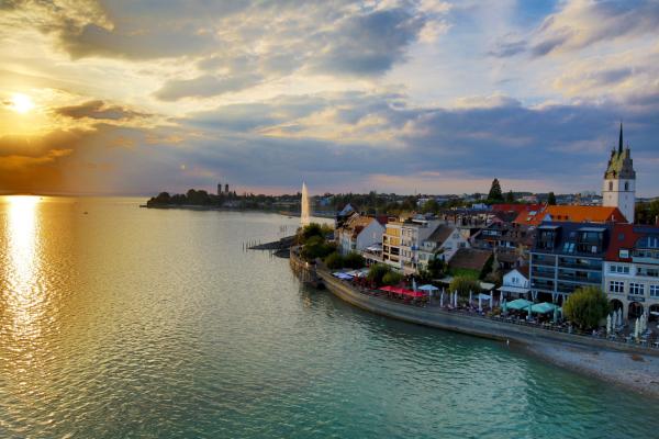 Friedrichshafen: Ein Streifzug durch die Zeppelinstadt am Bodensee