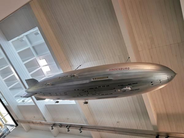 Das Zeppelin-Museum in Friedrichshafen: Wo Technik auf Kunst trifft