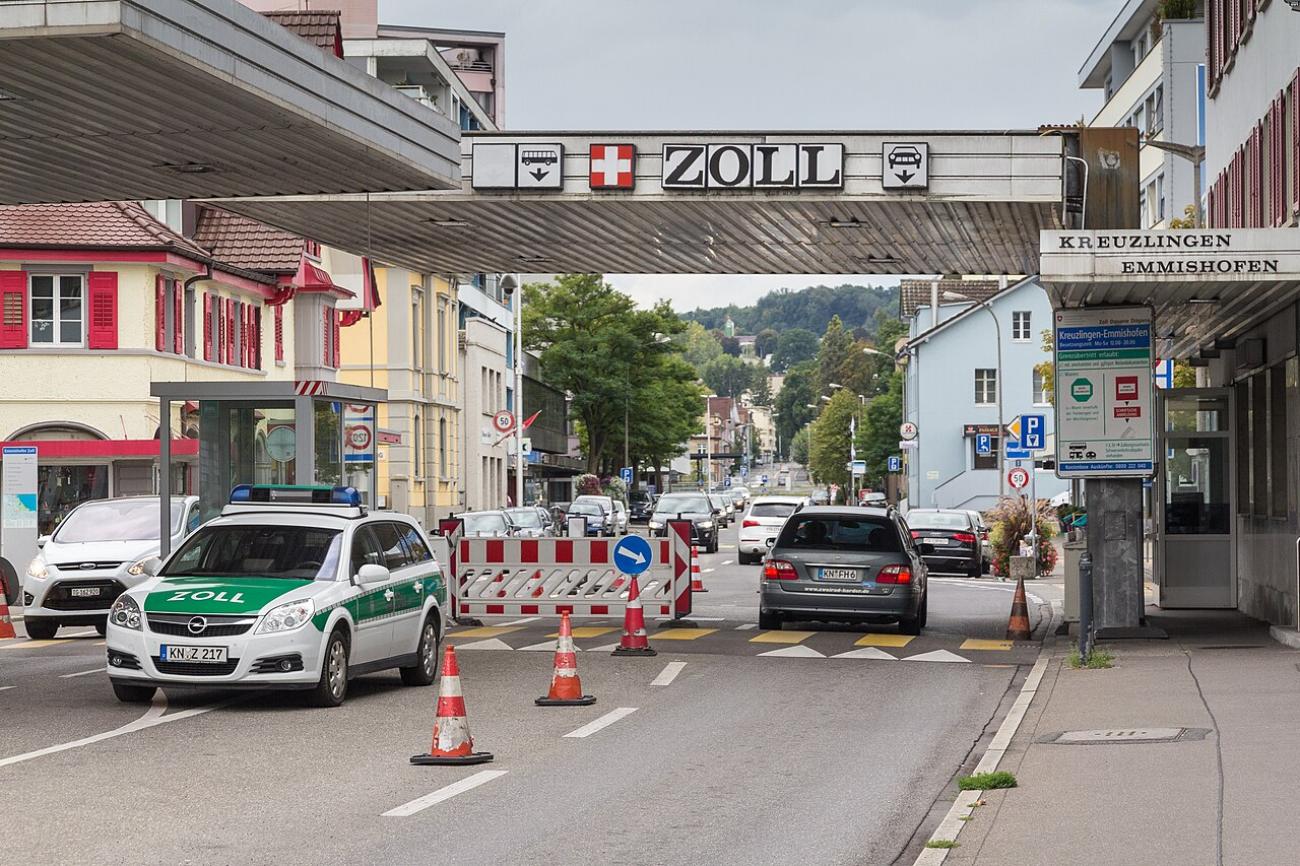 Grenzüberschreitend unterwegs: Zoll, Dokumente und praktische Infos